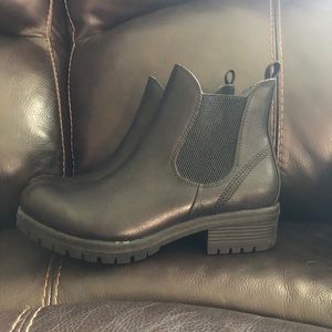 Vintage 7 Eight Chelsea boots